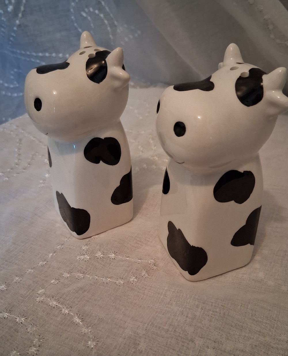 Cow Ceramic Salt and Pepper Shaker Set - Black and White